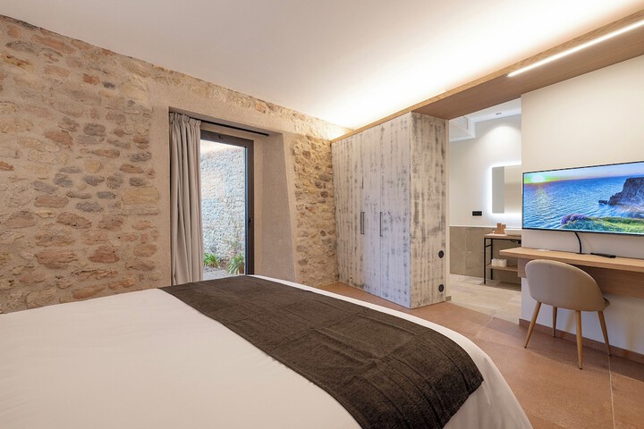 Room 7 of 60