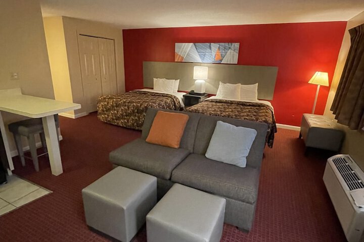 Room 11 of 31