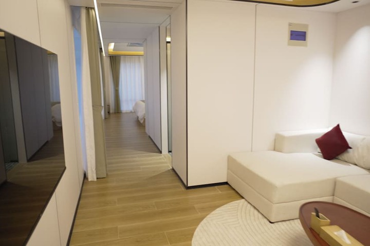 Room 43 of 95