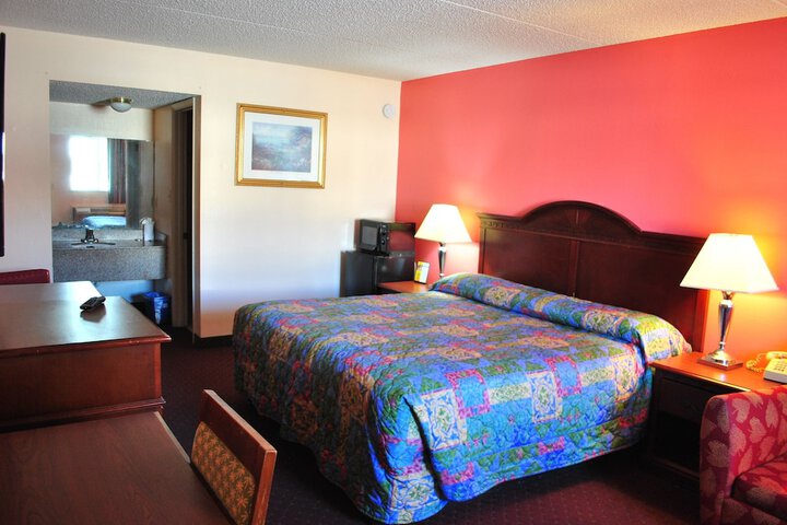 Room 7 of 11