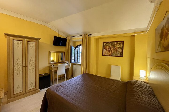 Room 28 of 46