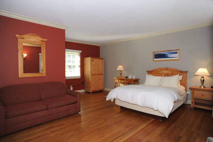 Room 4 of 33