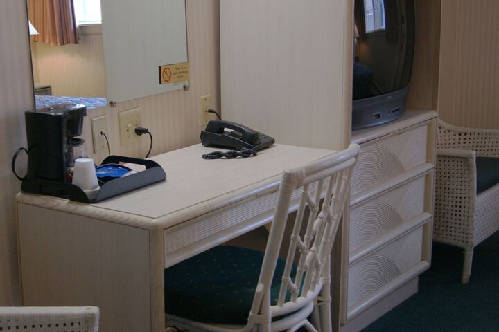 2 Double Beds (6 of 6)
