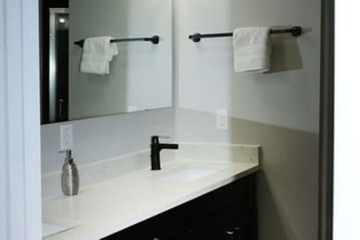 Room 4 of 32