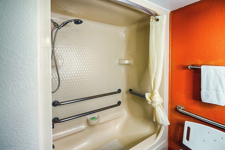 Queen Bed Accessible (9 of 12)