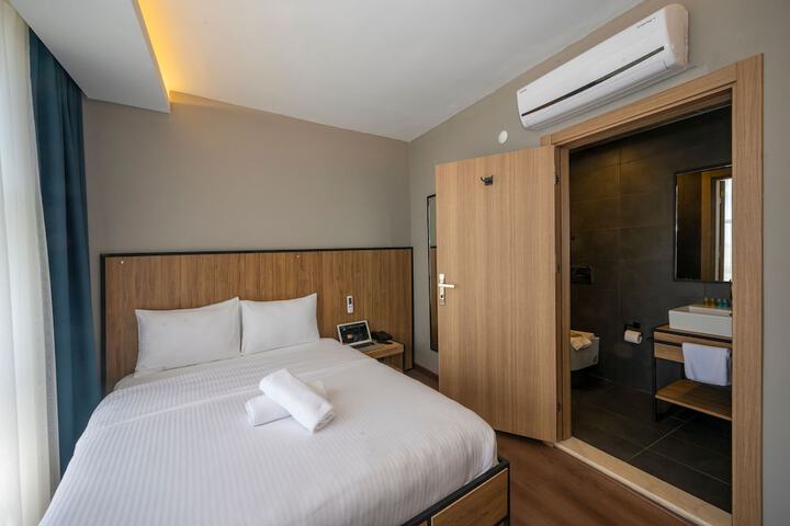 Room 50 of 88