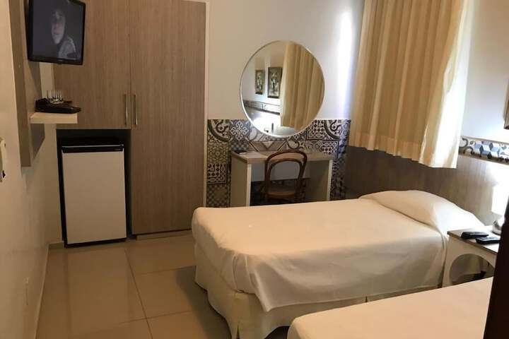 Room 40 of 64
