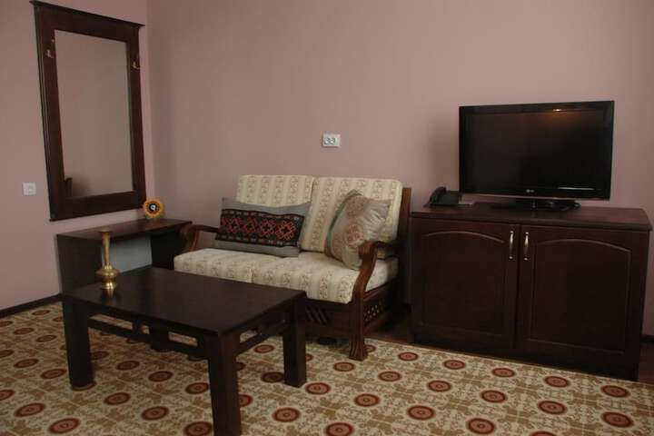 Room 32 of 45