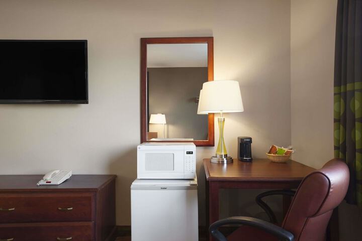 Room 3 of 25