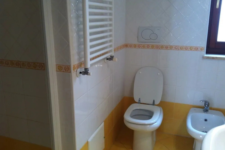 Room 7 of 10