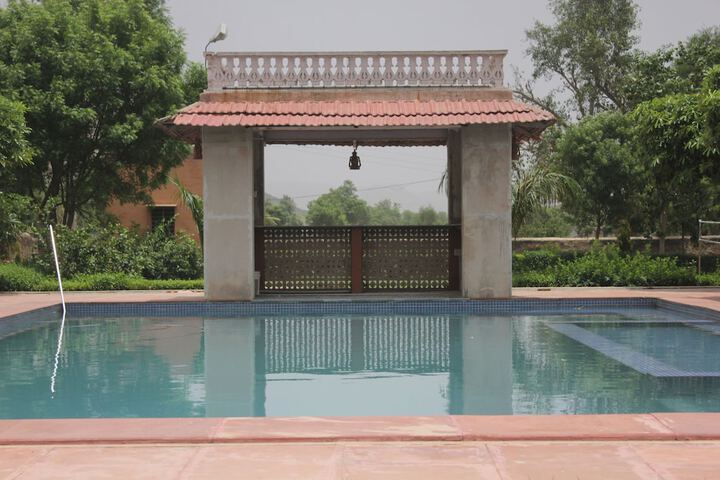 Pools & Facilities