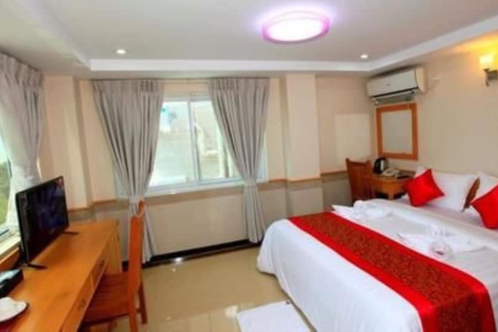 Room 11 of 23
