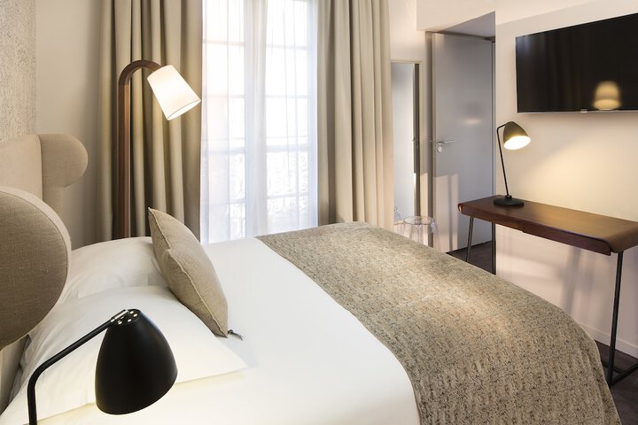 Room 10 of 72