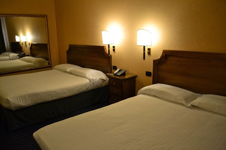 Room 11 of 110