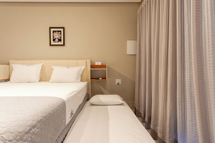 Room 5 of 218