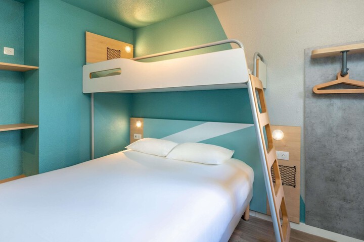 Room 6 of 55