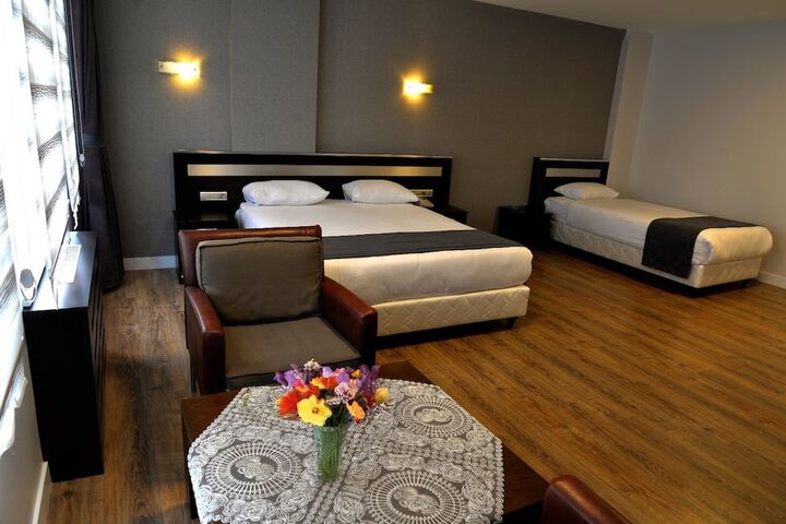 Room 11 of 31
