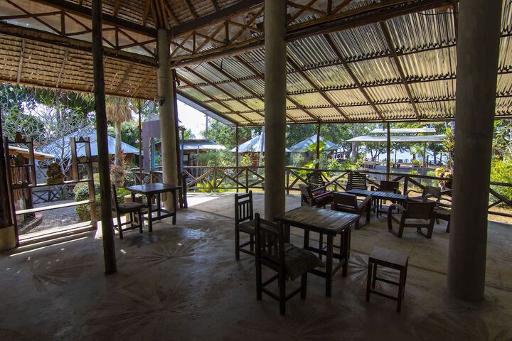 Dining 80 of 103