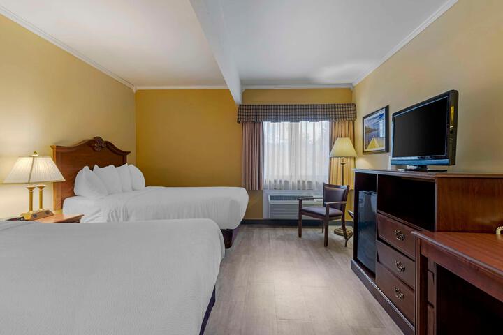 Double Accessible Queen Size Bed (20 of 28)