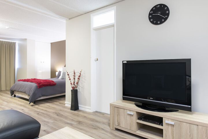 Room 9 of 25