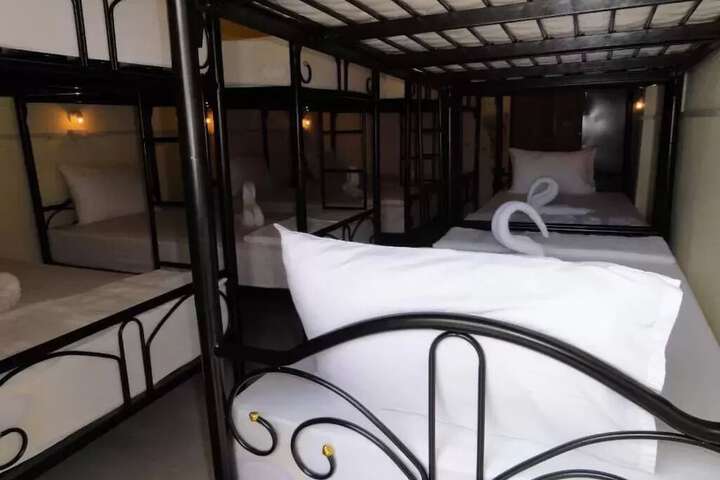 Room 15 of 49