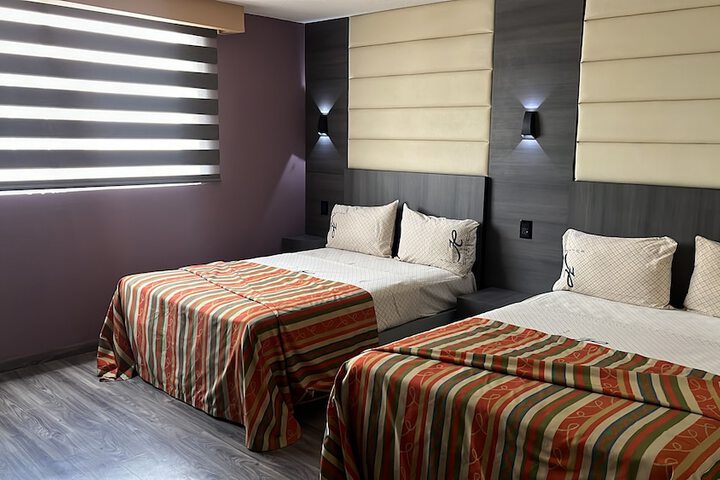 Room 4 of 13