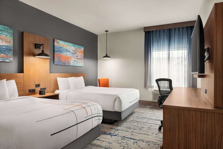 Room 7 of 34