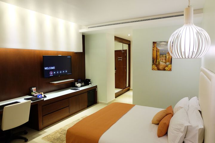 Room 9 of 63