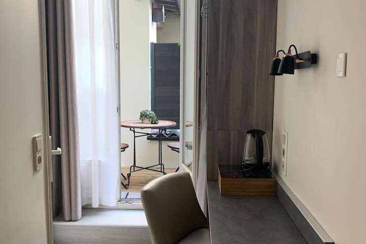 Room 15 of 36