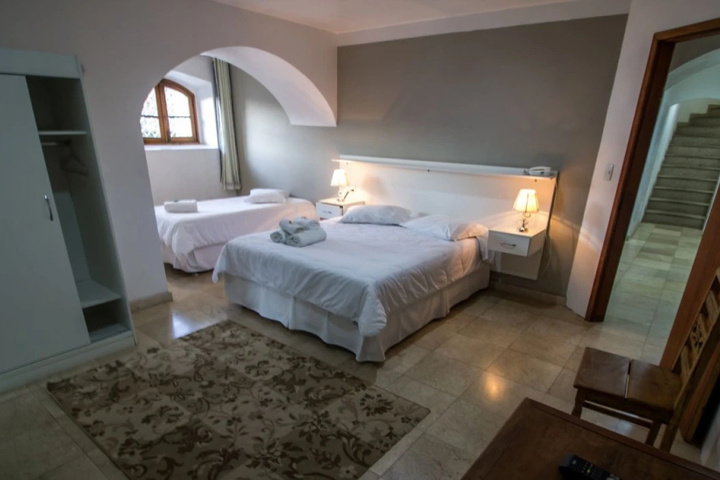 Room 3 of 12