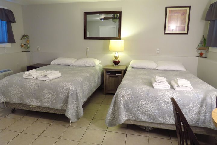 Room 25 of 77