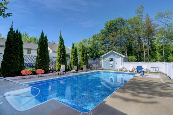 Pool 40 of 58