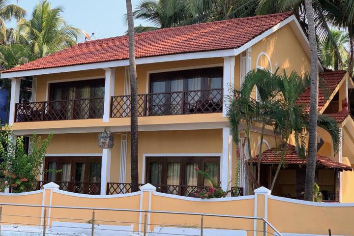 Casa Candolim Beach Front