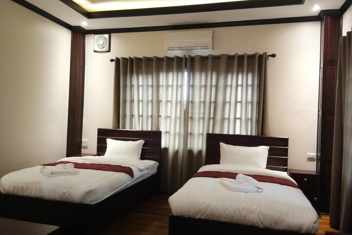 Room 7 of 28