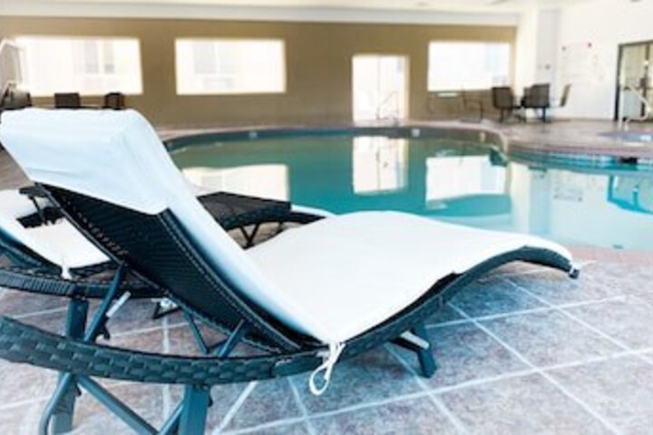 Pool 13 of 24