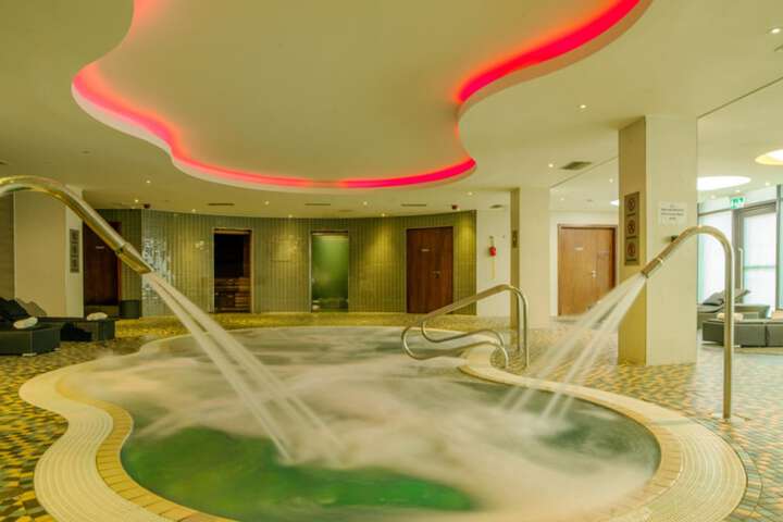 Pool 39 of 88