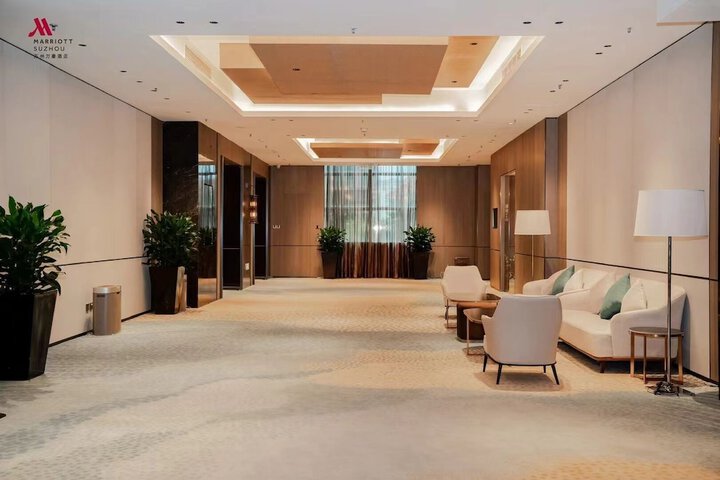 Ballroom/Hall 62 of 72