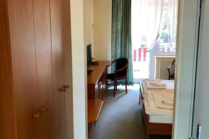 Room 15 of 30