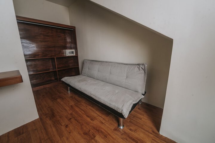 Room 8 of 25