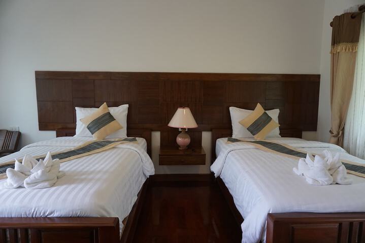 Room 4 of 172