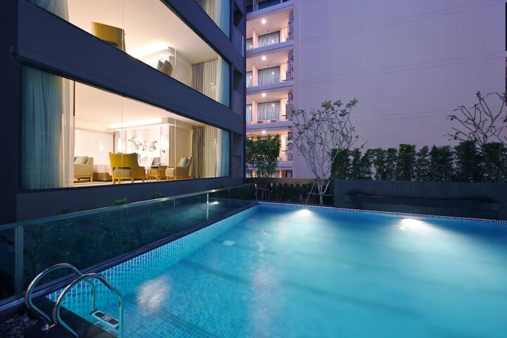 Pool 122 of 165