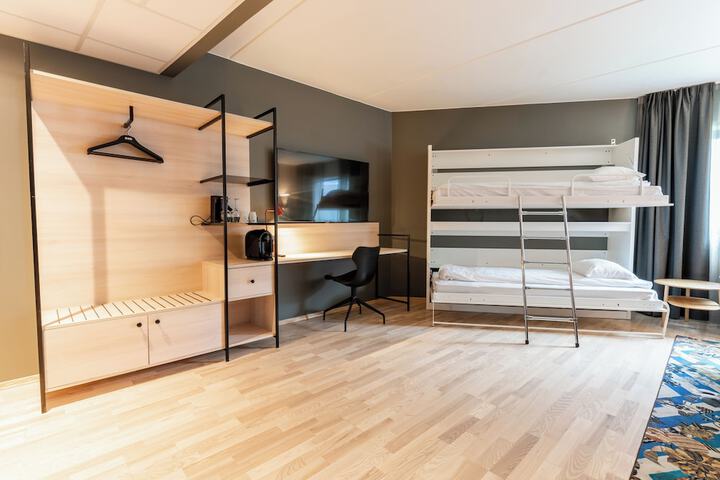 Room 21 of 82