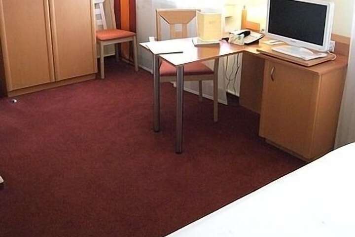 Room 18 of 47
