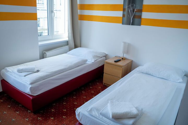 Room 33 of 45