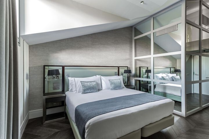 Room 8 of 44