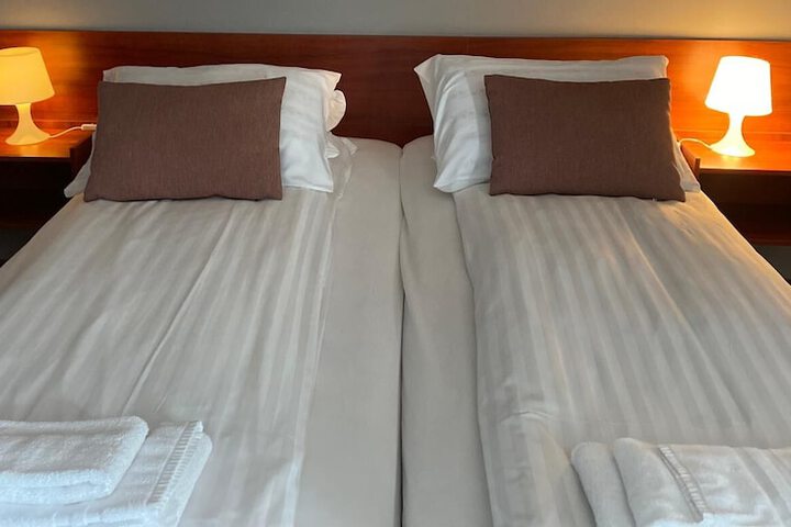 Room 21 of 44