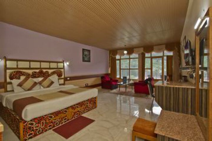 Room 9 of 20