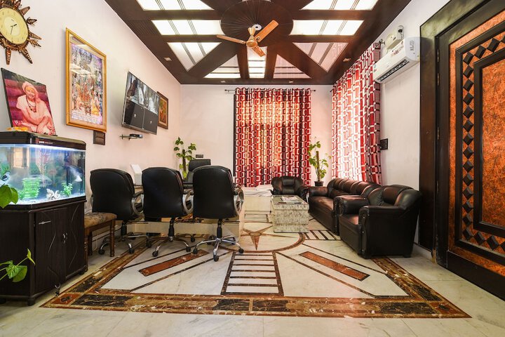 OYO 15407 HOME FEELING ACCOMODATION
