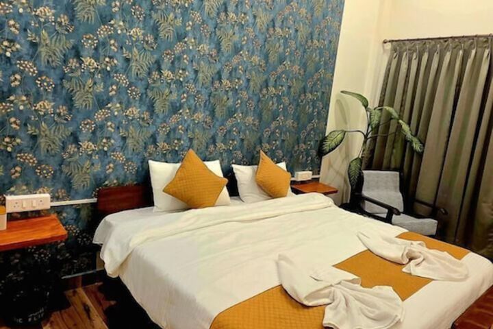 Room 9 of 26