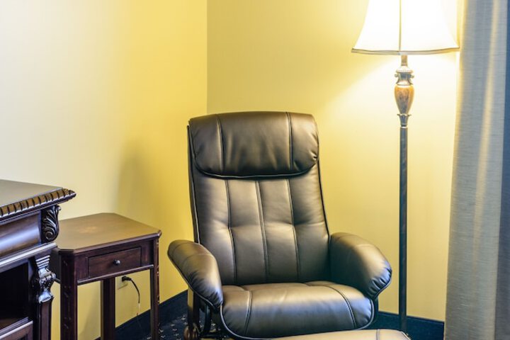 Suite Executive King Bed (9 of 19)